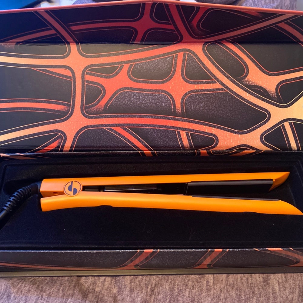 BRAND NEW, NEVER USED Pin straight hair straightener orange FREE SHIPPING